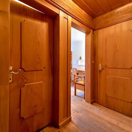 Apartment Alpine Retreat With Pool And Sauna Access